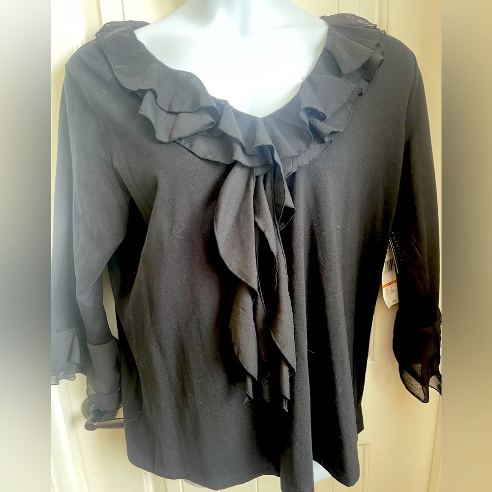 NWT Jones New York Signature Woman Black Knit Blouse w/Ruffled Neckline, Size 3X
